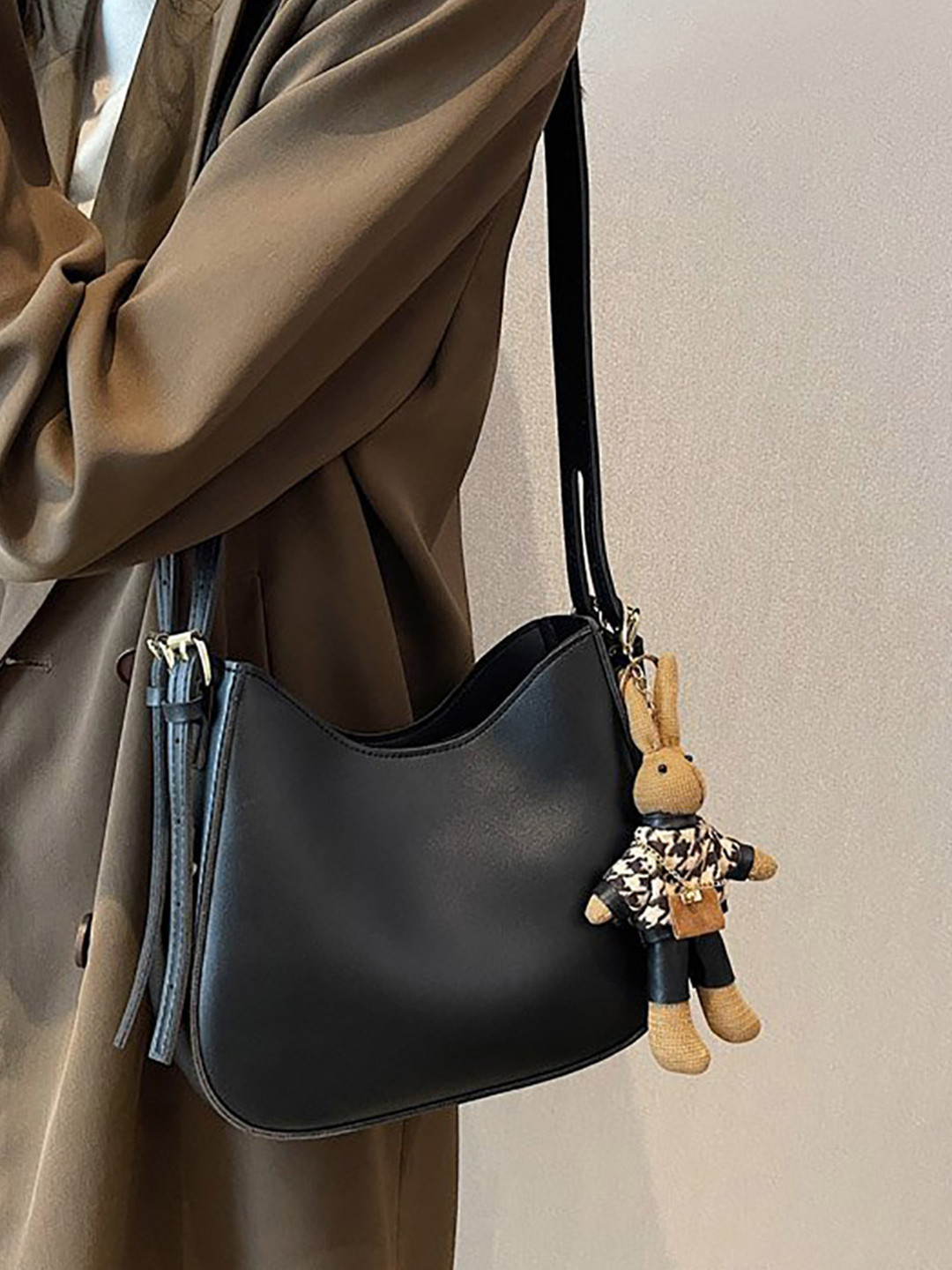 Styli Dual Long Tassel Shoulder Bag