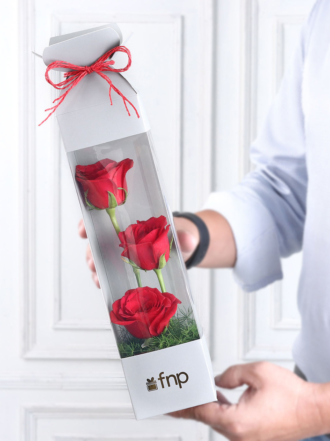 fnp 3-Red Roses Fresh Flowers Bouquet