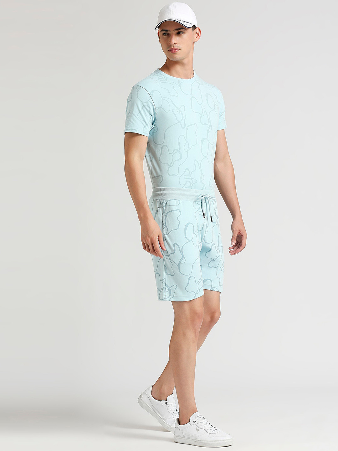 Pepe Jeans Men Abstract Printed Shorts With Drawstring Closure