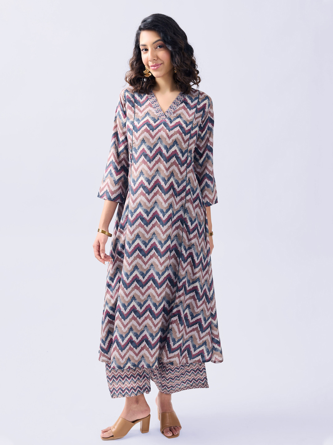 KERI PERRY Chevron Printed Panelled V-Neck A-Line Kurta With Palazzo