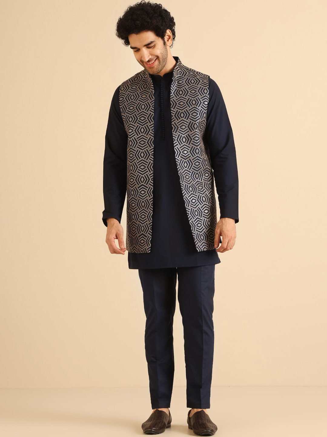 KISAH Men Embroidered Sequinned Long Sleeves Kurta Jacket Trouser Set