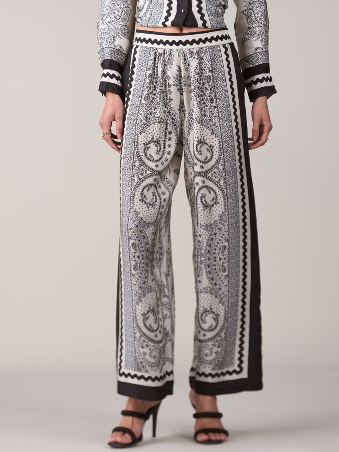 Style Island Women Mid-Rise Track Pants