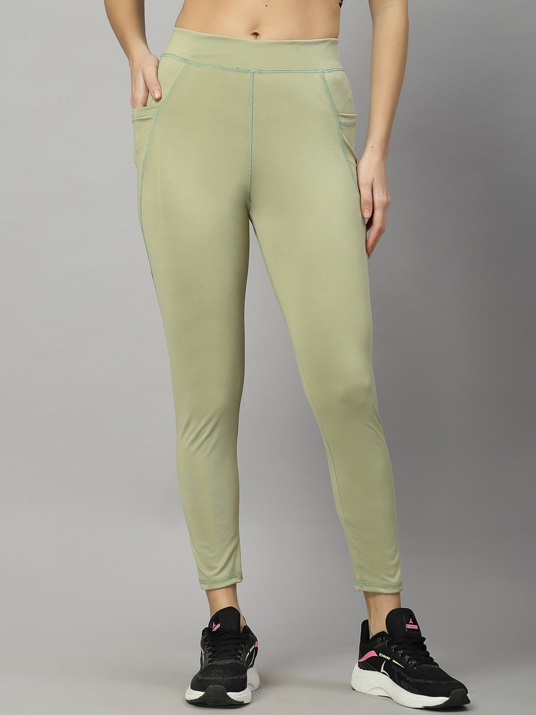 UZARUS Women Slim-Fit Ankle Length Tights