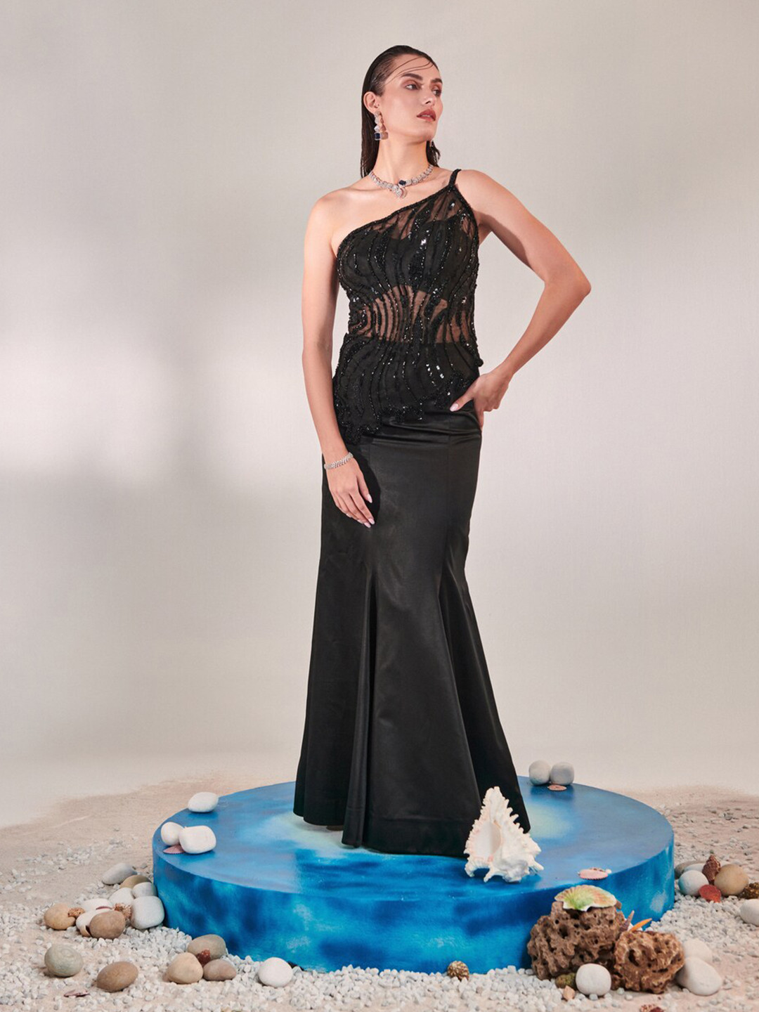 ONE KNOT ONE Embroidered Co-Ords Set