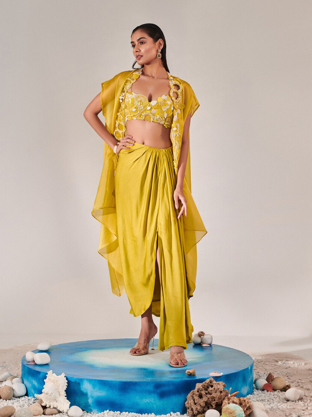 ONE KNOT ONE Embroidered Co-Ords Set