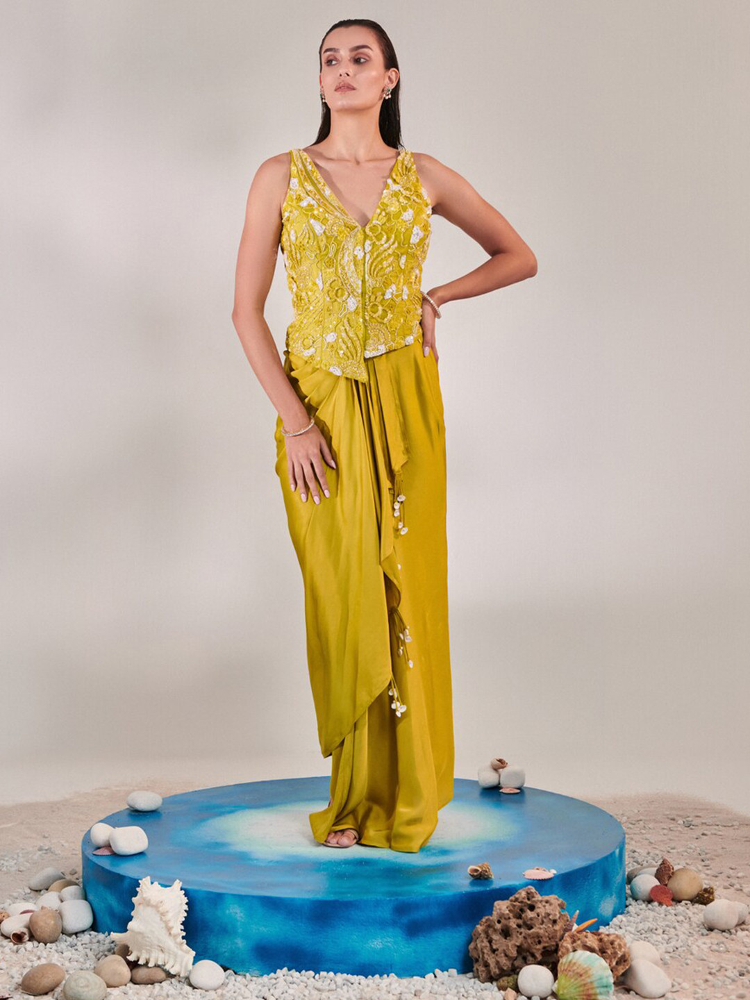 ONE KNOT ONE Embroidered Crop Top With Skirt Co-Ords