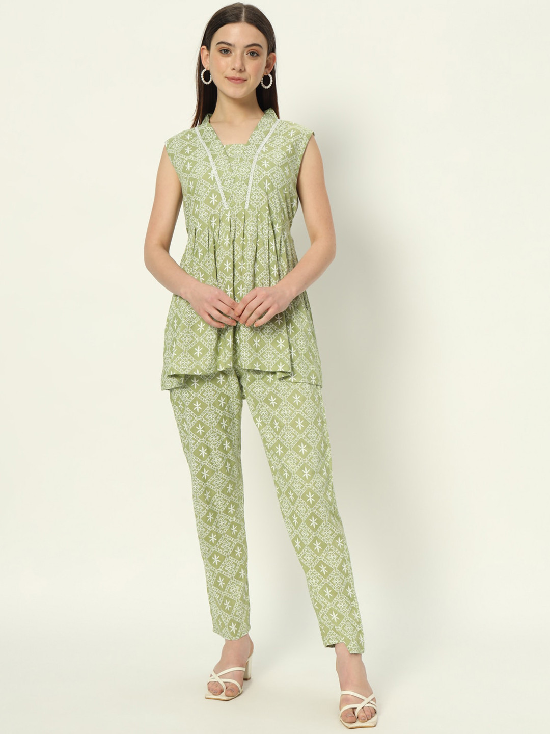 Bachuu Geometric Printed Sleeveless Peplum Top with Trousers Co-Ords