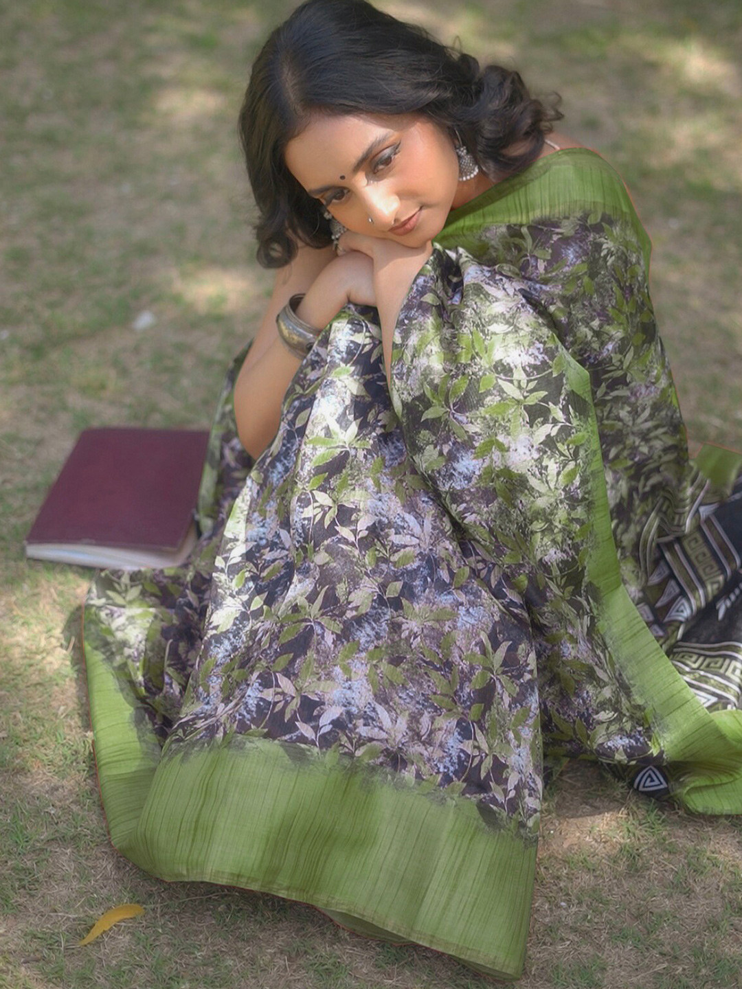 KALINI Floral Print Saree with Blouse Piece