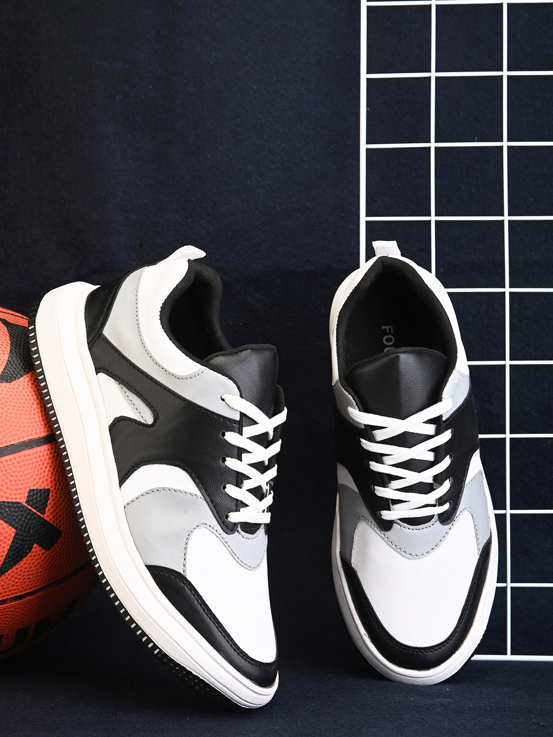 Woakers Men Colourblocked Lace Up Sneakers