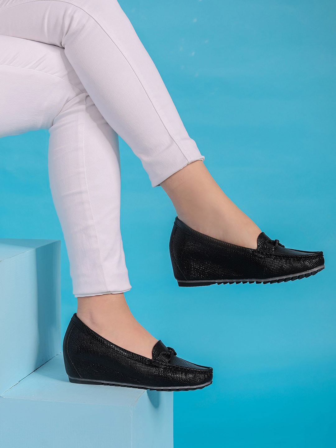 Shezone Textured Lightweight Wedge Heeled Pumps