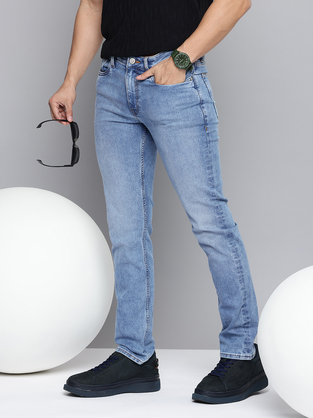 Aeropostale Men Slim Fit Heavy Fade Stretchable Jeans