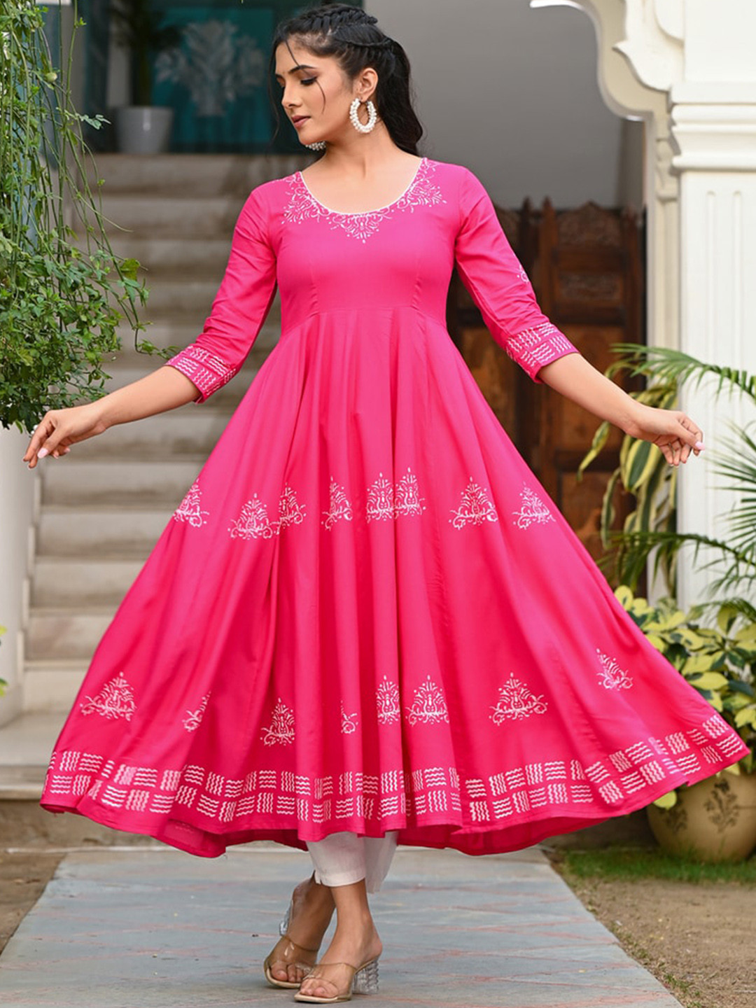 Ayan Ethnic Motifs Block Printed Scoop Neck Panelled Anarkali Kurta