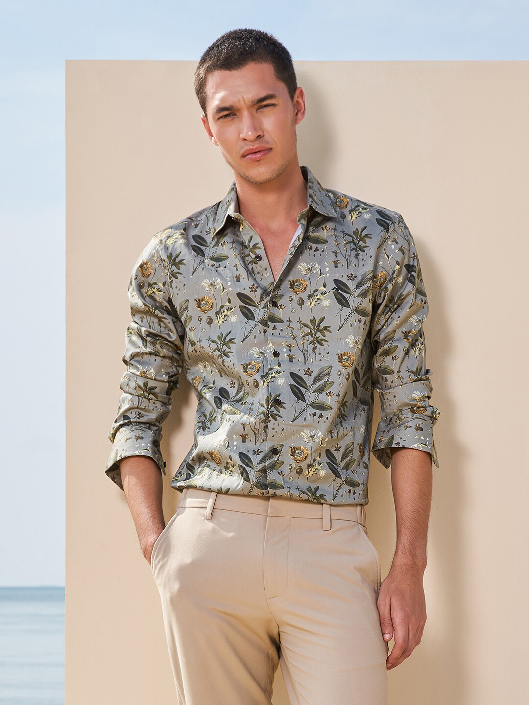 Mufti Slim Fit Long Sleeves Spread Collar Cotton Floral Opaque Printed Casual Shirt