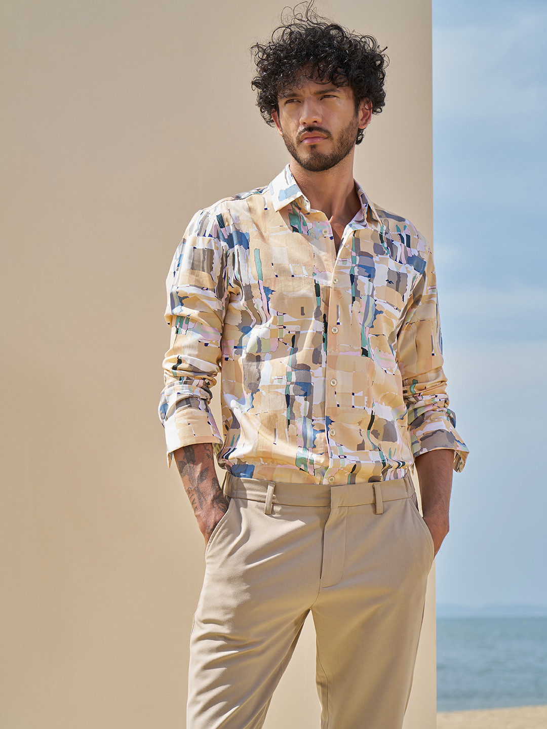 Mufti Slim Fit Long Sleeves Spread Collar Cotton Floral Opaque Printed Casual Shirt