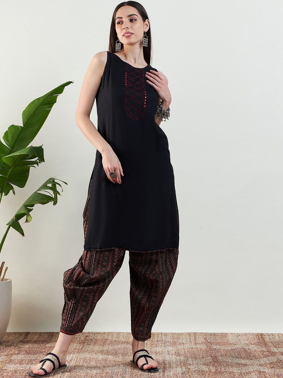 STADO Round Neck Yoke Design Regular Thread Work Kurta with Salwar