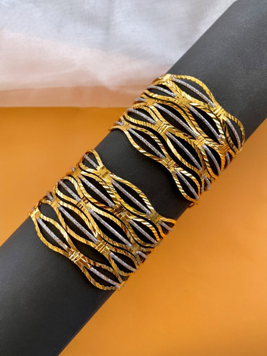 ATIBELLE Set Of 10 Gold-Plated Textured Wavy-Shaped Bangles