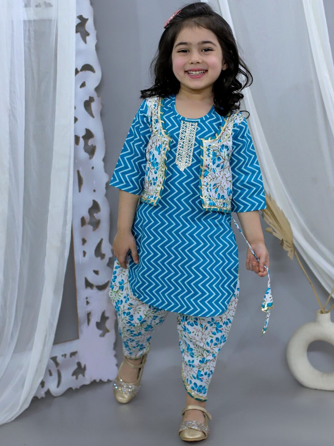 JUNITOS Girls Ethnic Motifs Printed Pure Cotton Waist Coat Attached Kurti & Dhoti