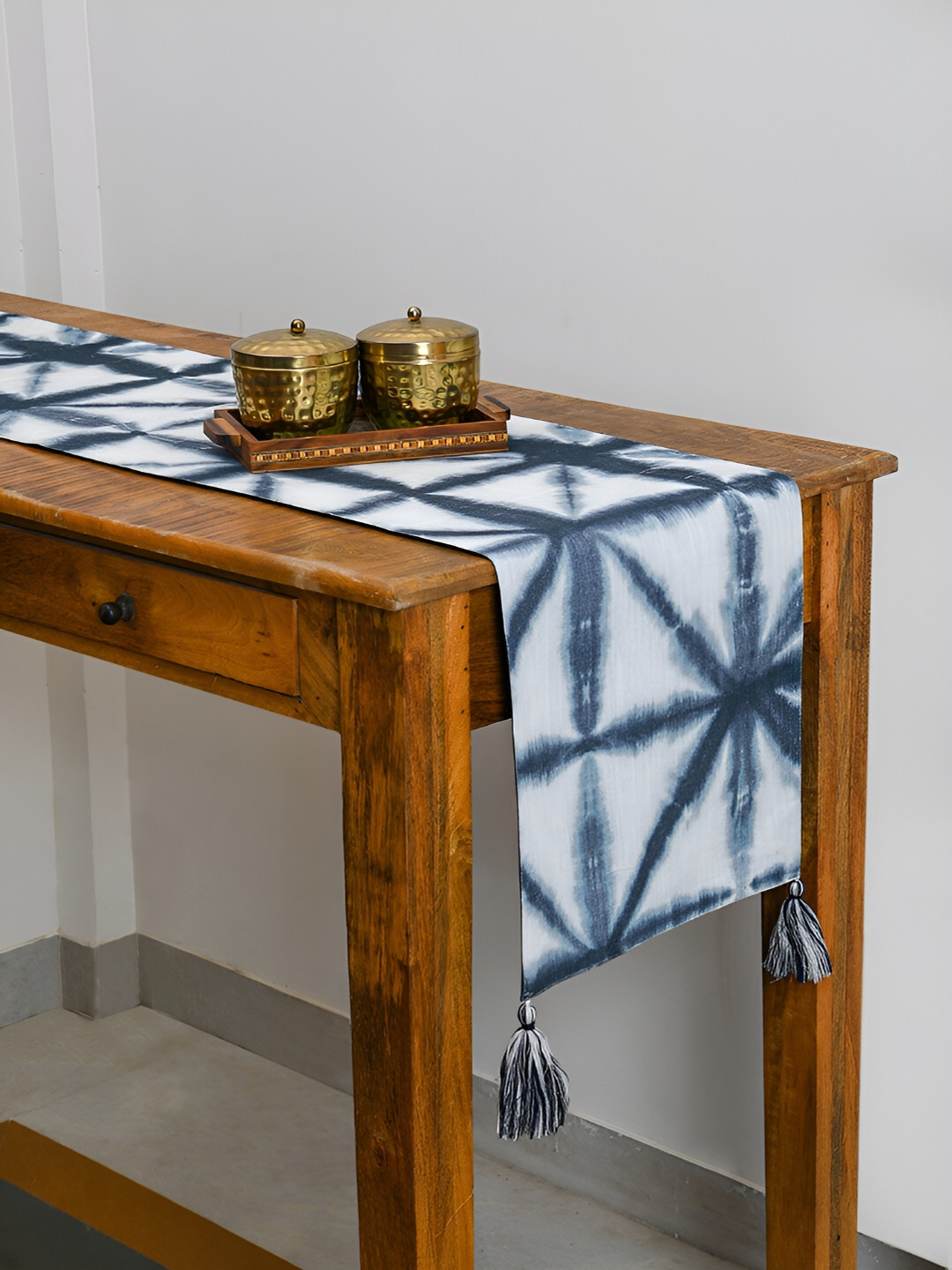 Ratan Cart White & Black Printed Pure Cotton Rectangle Table Runner