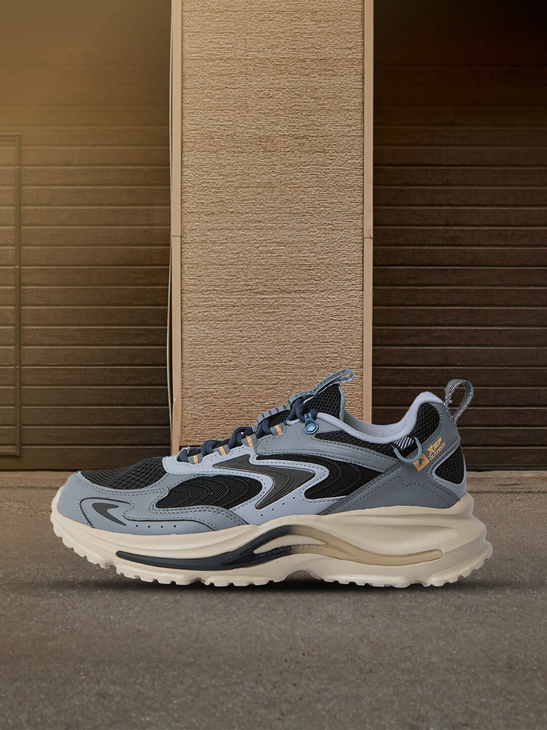 Xtep Men Trekking Shoes