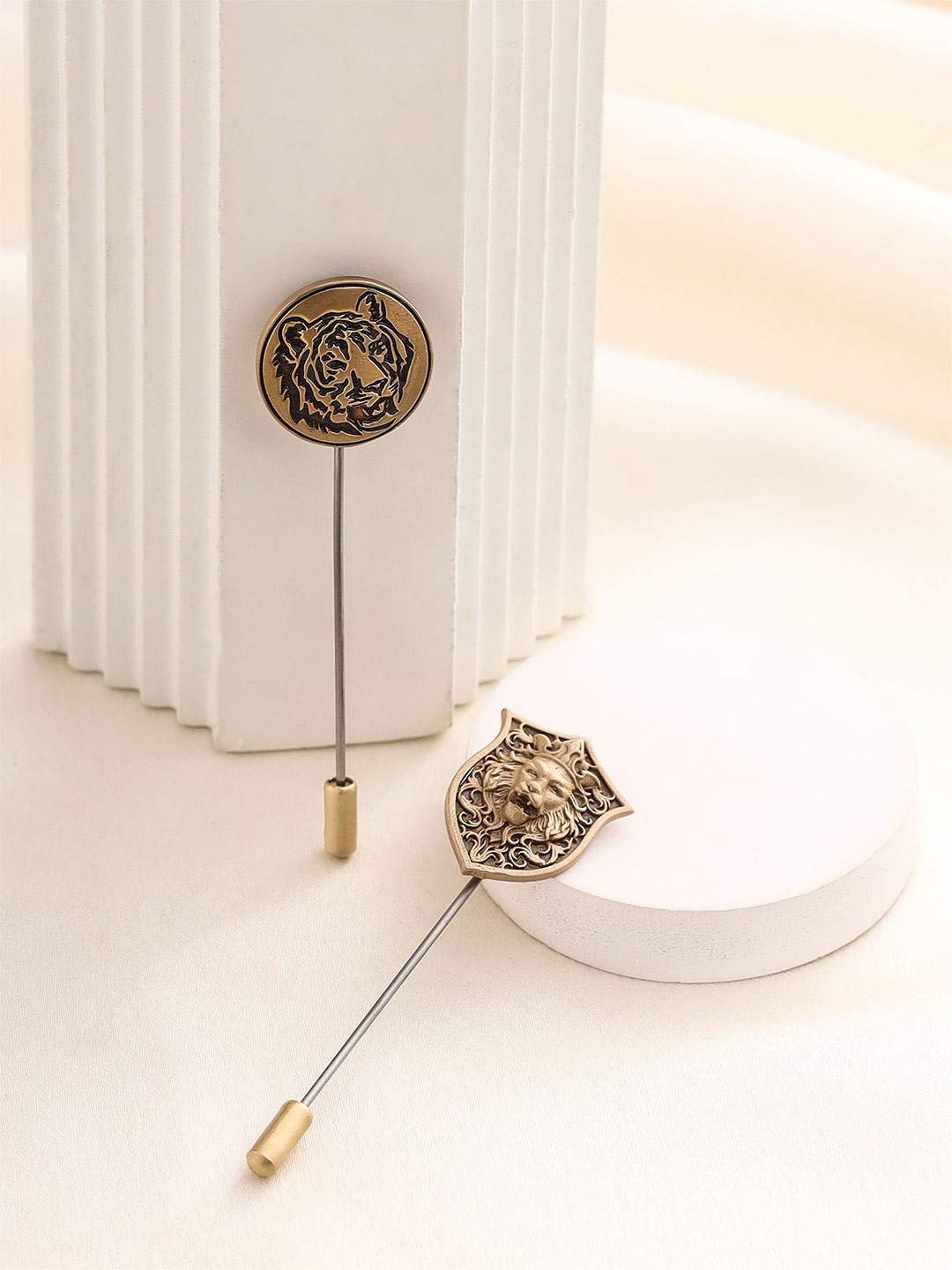 COSA NOSTRAA Men Set of 2 Wildcat Lapel Pin Accessory Gift Set