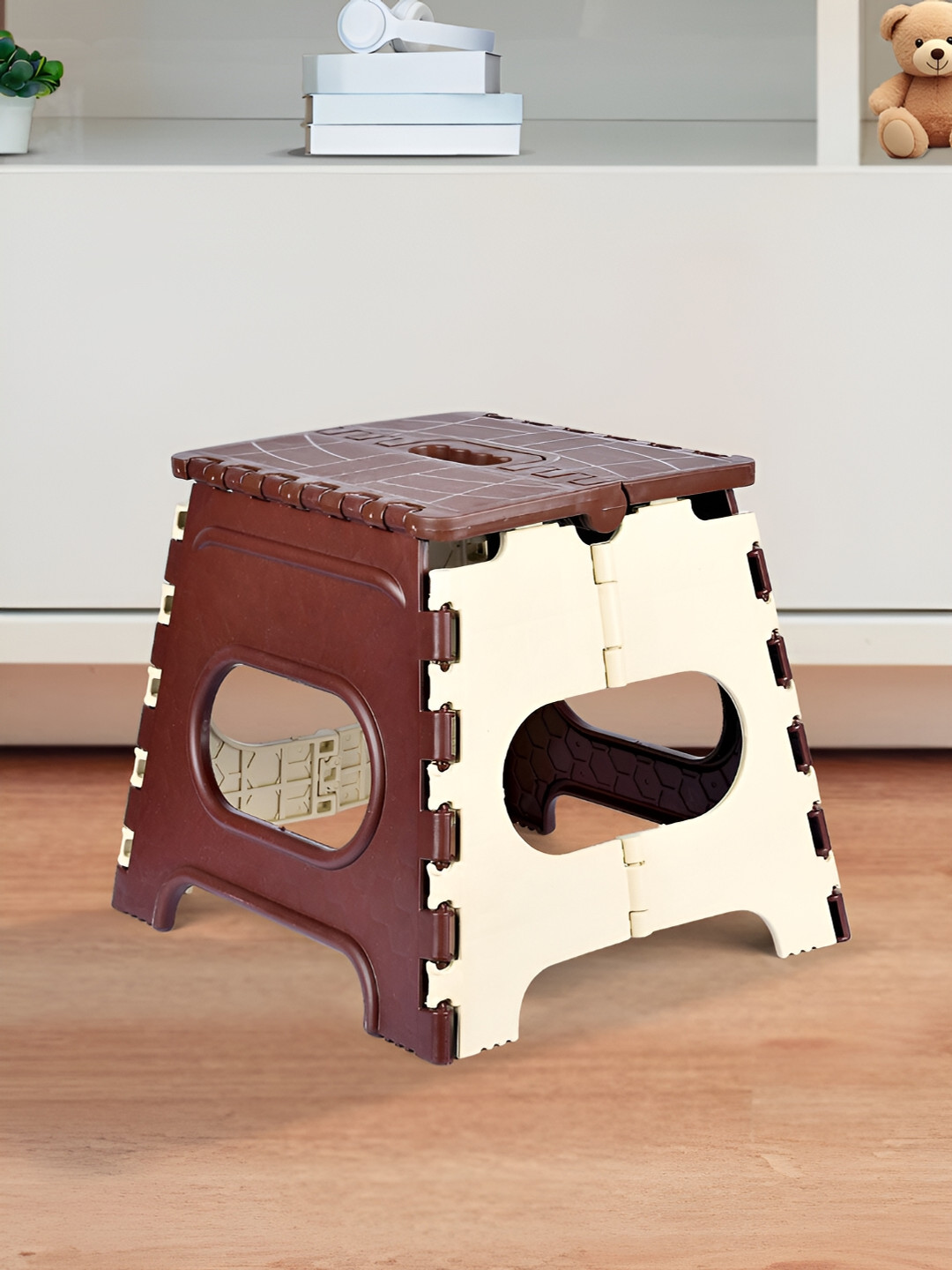 Kuber Industries Cream-Coloured & Brown Plastic Step Stool