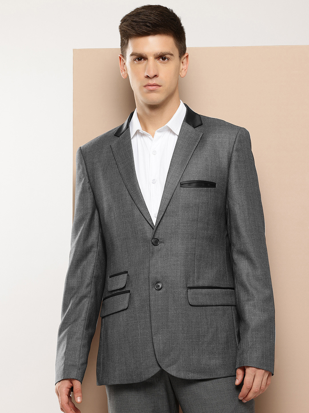 INVICTUS Mock Pocket Detail Notched Lapel Single-Breasted Blazer