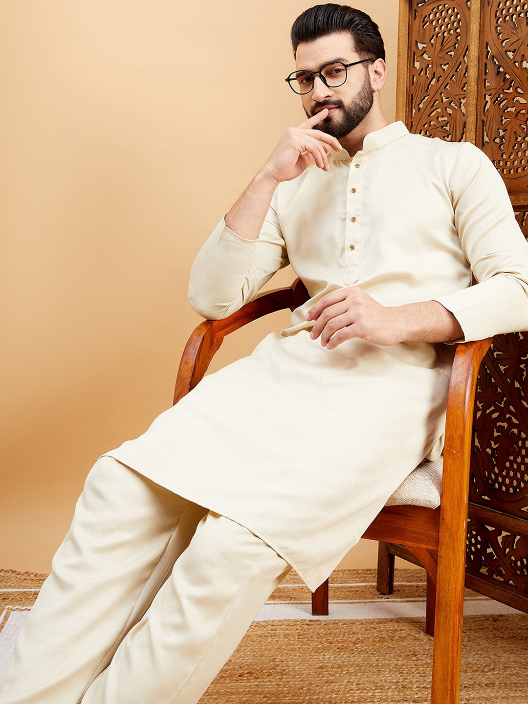 House of Pataudi Beige Mandarin Collar Knee Length Straight Kurta With Pyjama Set