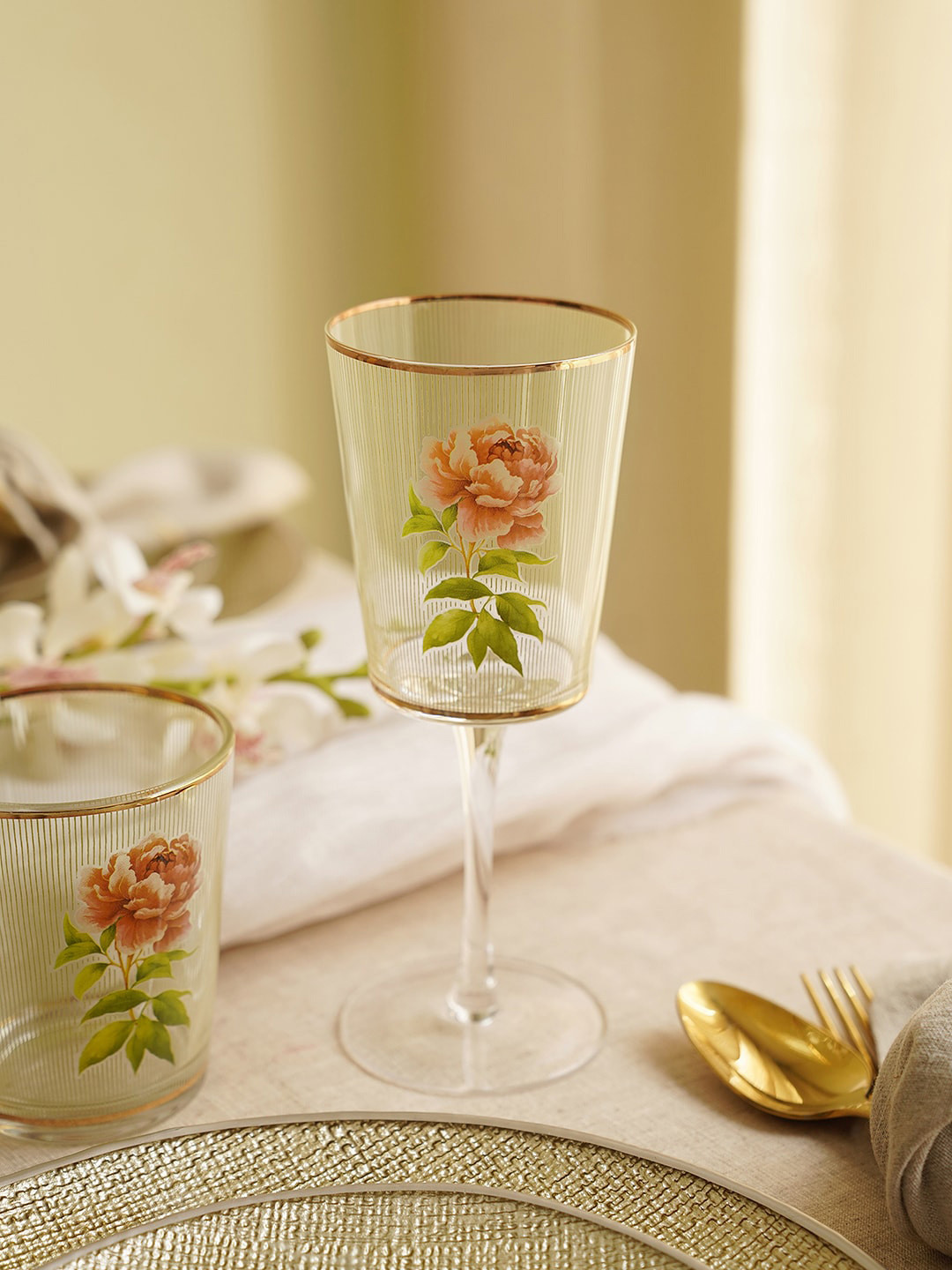 Pure Home and Living Transparent 2 Pieces Floral Print Striped Wine Glasses