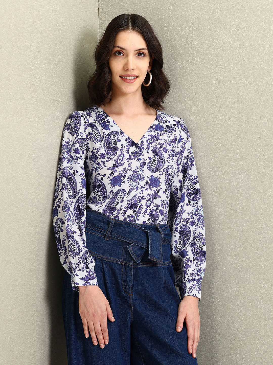 U.S. Polo Assn. Women Paisley Printed V-Neck Cuffed Sleeve Shirt Style Top