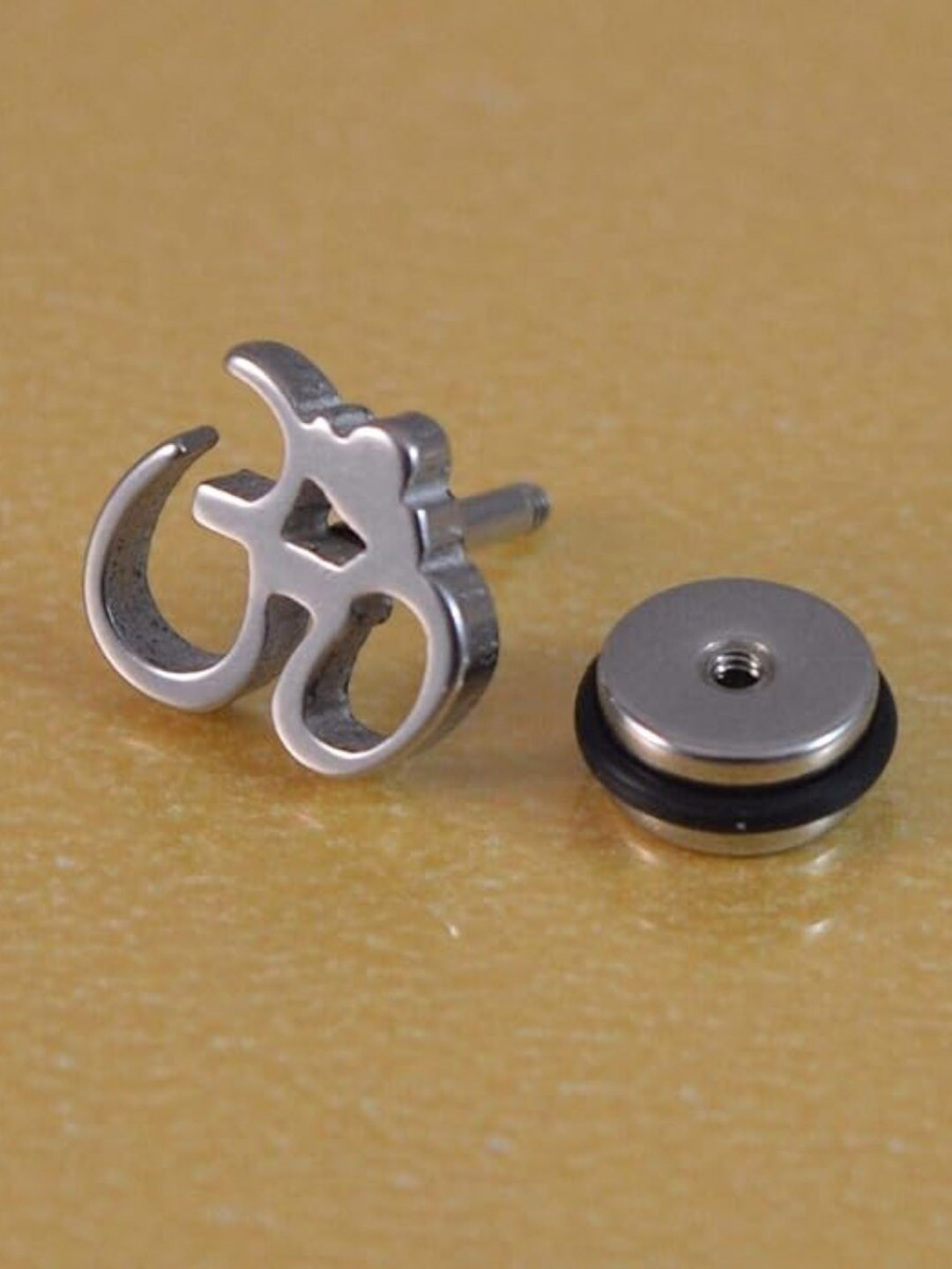 EL REGALO Alloy Quirky Studs Earring