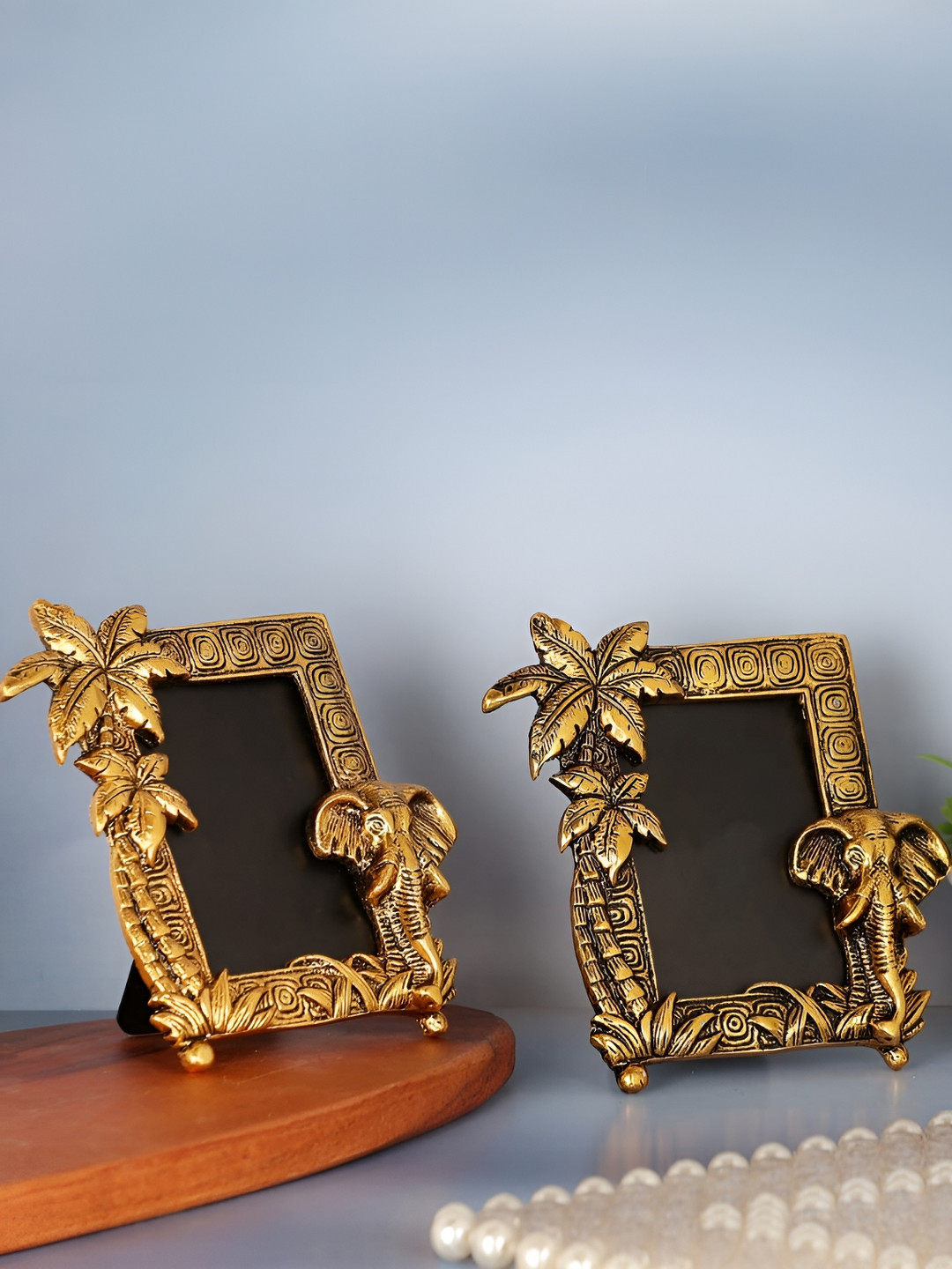 NM Gold-Toned & Black 2 Pieces Textured Aluminium Oval Table Photo Frames