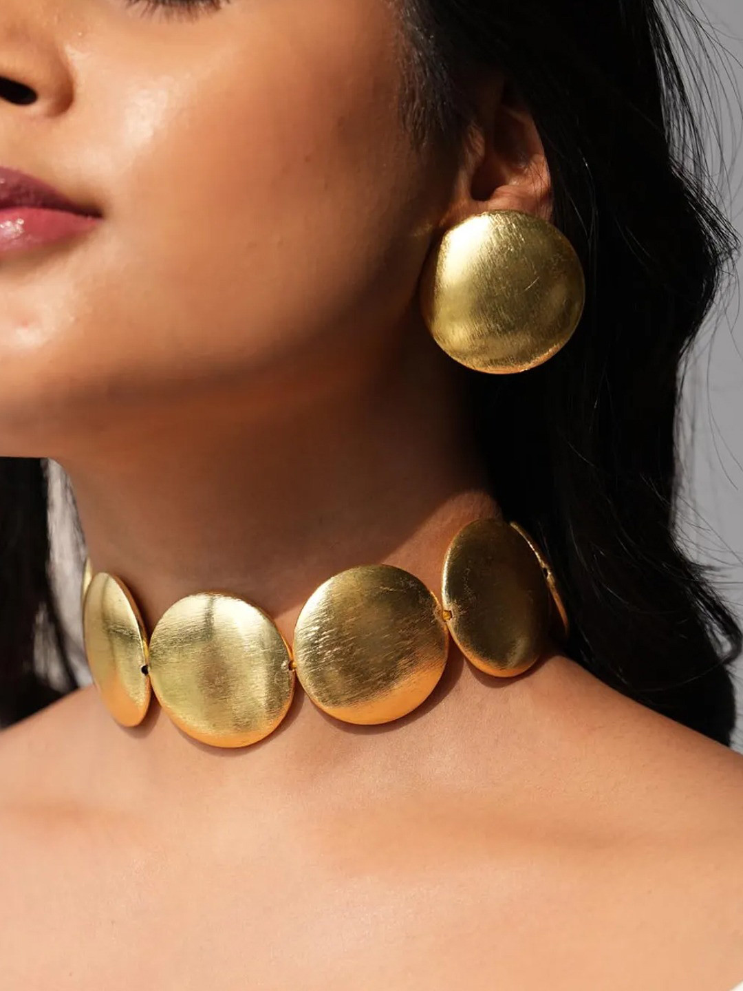 Binnis Wardrobe Gold Plated Anti Tarnish Circle Shape Choker & Earrings