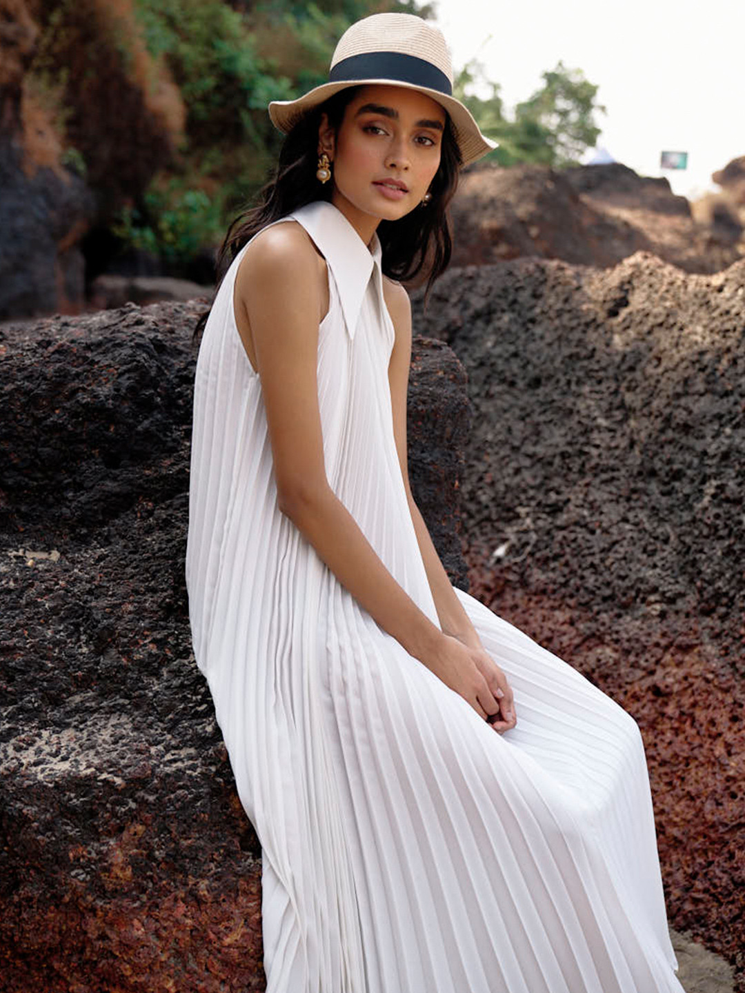 Dash and Dot Hook and Eye Flared Shirt Collar Shirt Maxi Dress