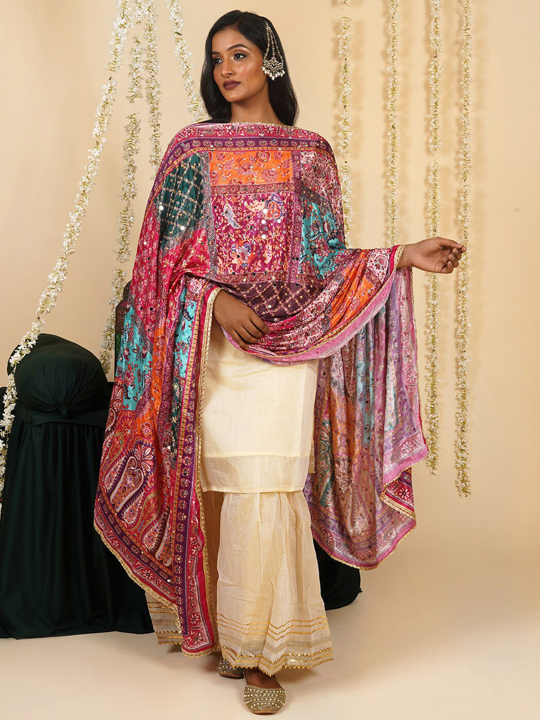 TEEJH Ethnic Motifs Printed Dupatta With Mirror Work