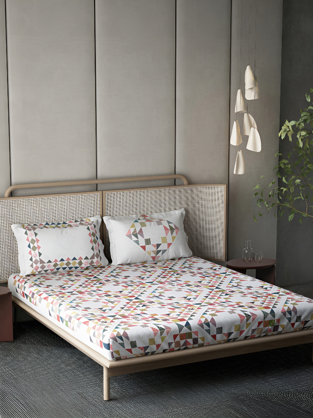 DDecor Red & White 4 Pieces Ethnic Motifs Cotton 136 TC Double King Regular Bedding Set