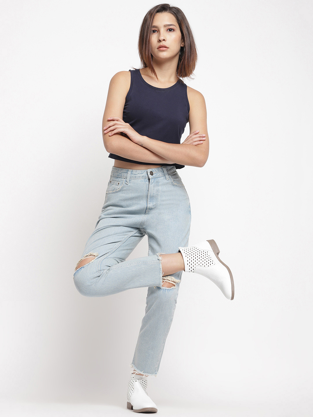 Belliskey Women Boyfriend Fit Mid-Rise Light Shade Slash Knee Cropped Cotton Jeans