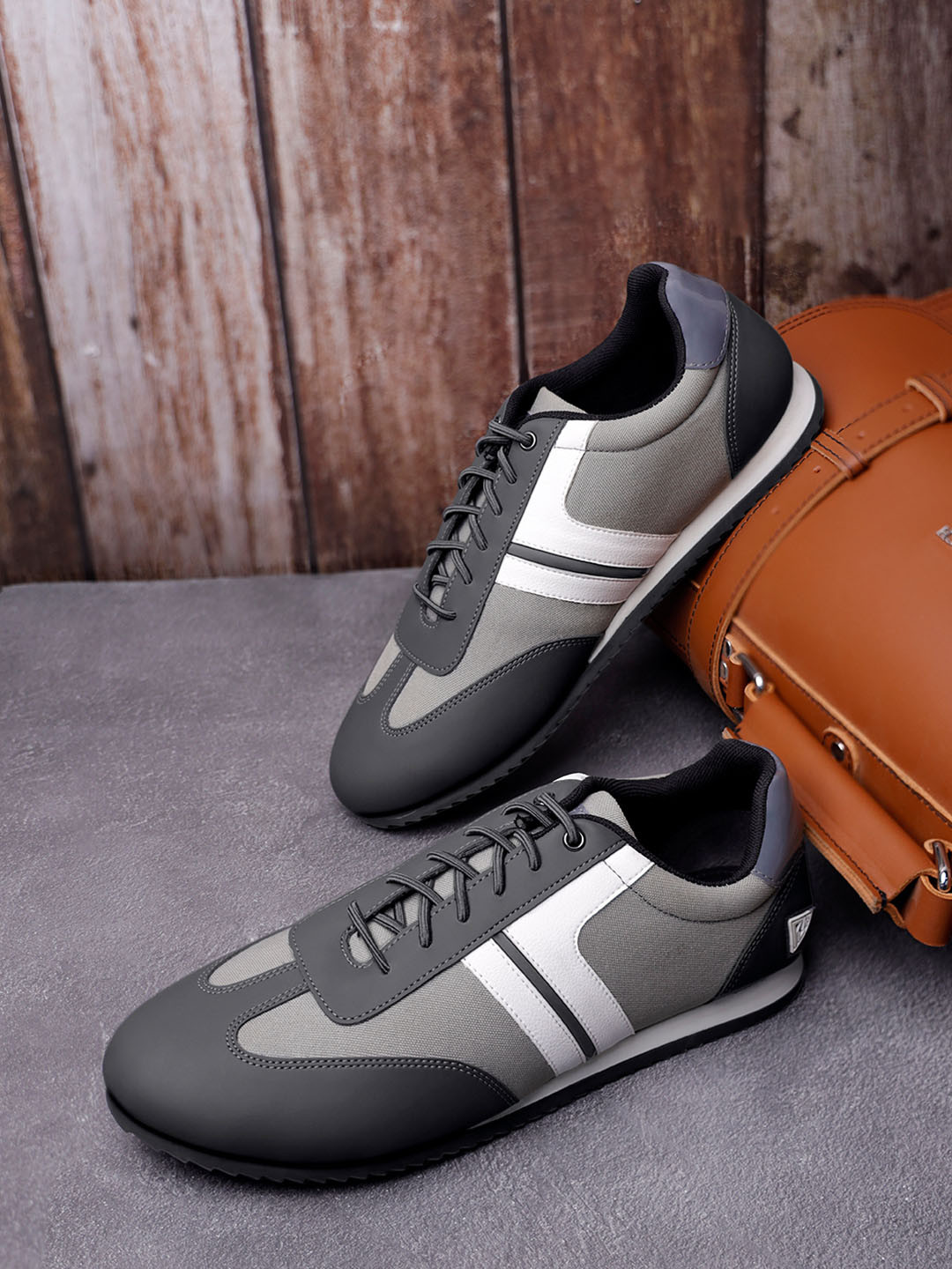 LOUIS STITCH Men's Grey Casual Middle Piping Sneakers