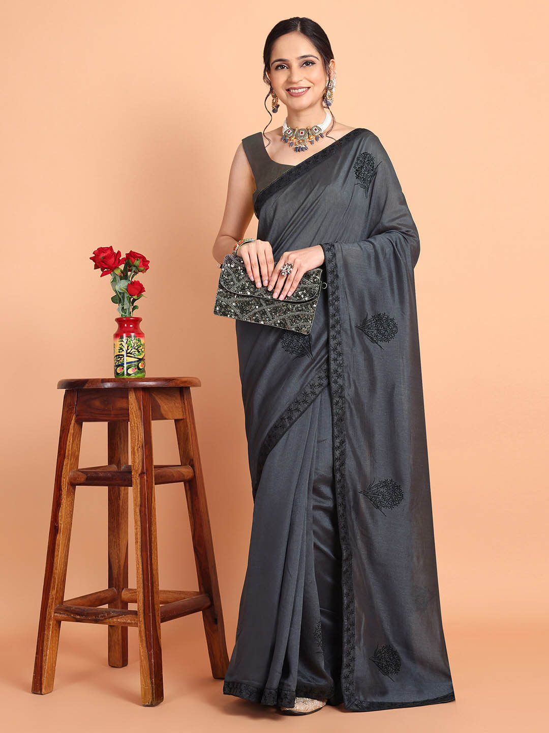 KULNAARI Floral Embroidered Poly Chiffon Saree