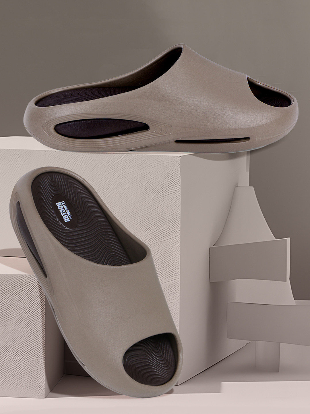 DOCTOR EXTRA SOFT Men Open Toe Sliders