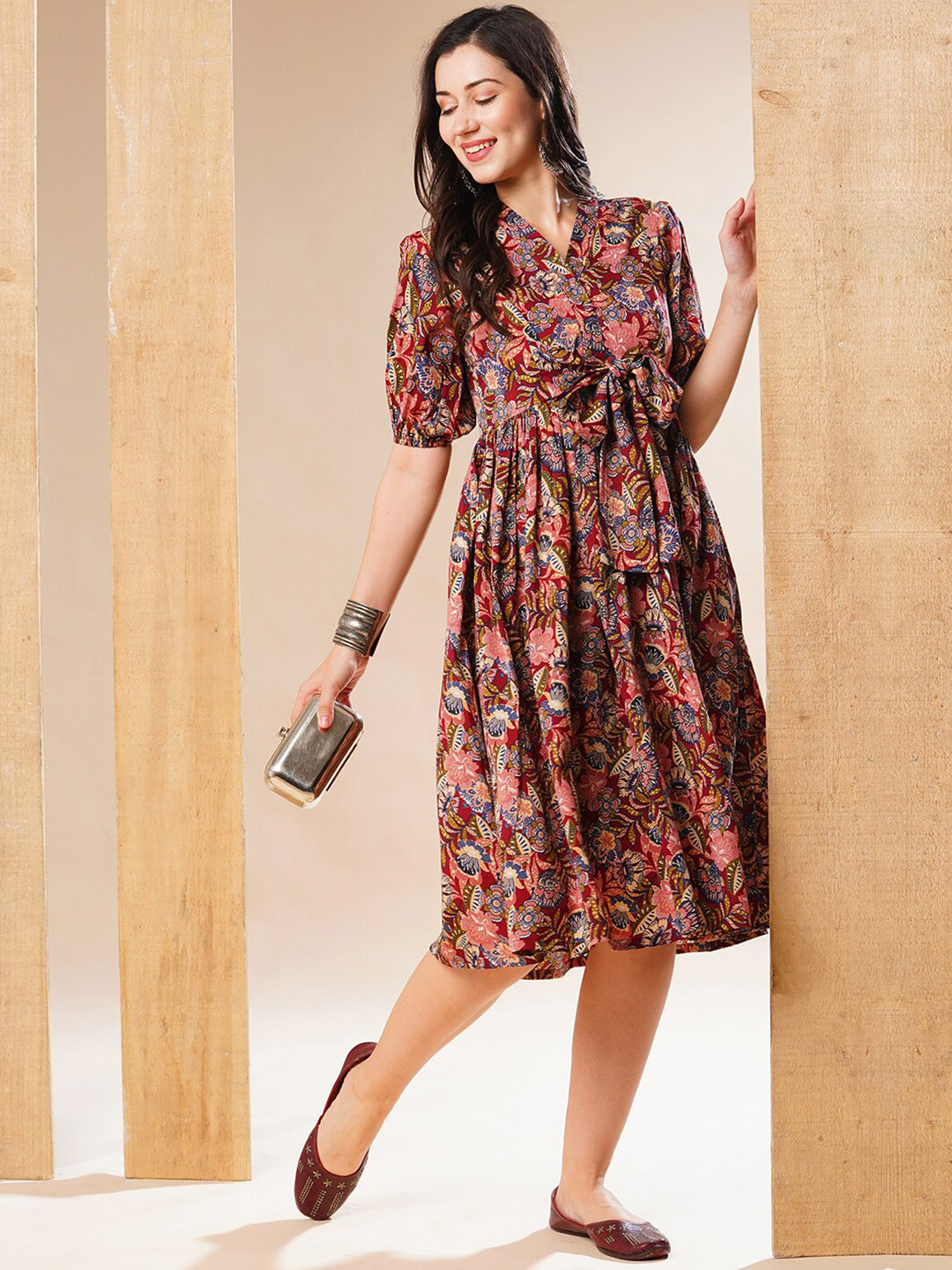 Globus V-Neck Puff Sleeves Gathered Waist Bow Design Fit & Flare Fusion Midi Dress