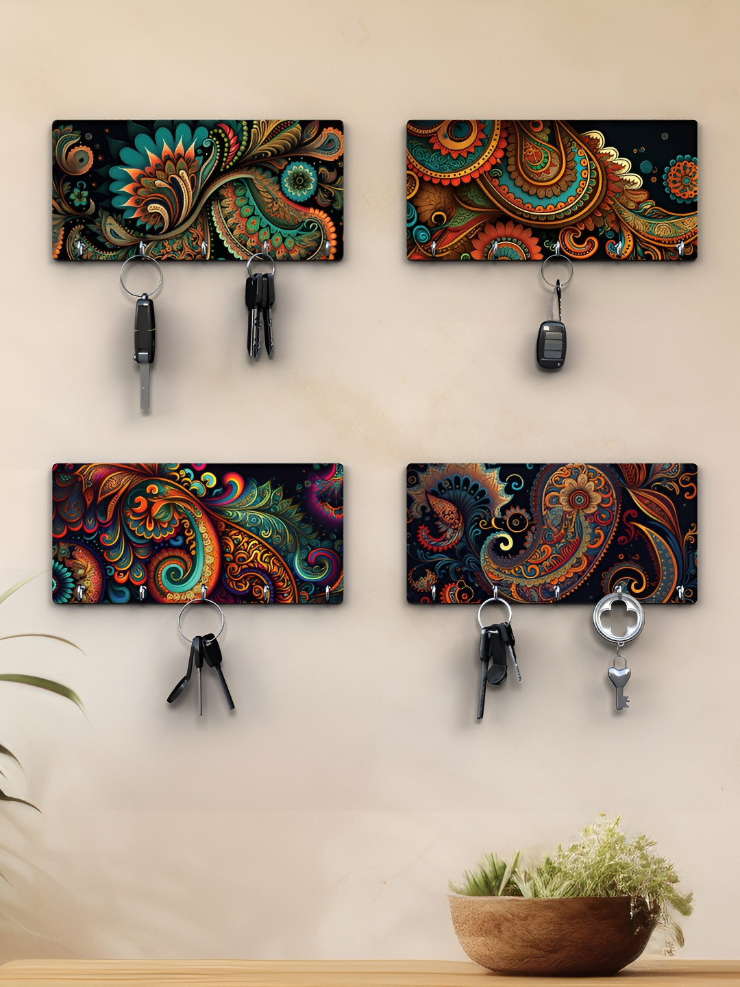 RANDOM Black & Green 4 Pieces Paisley Printed Wooden Key Holders