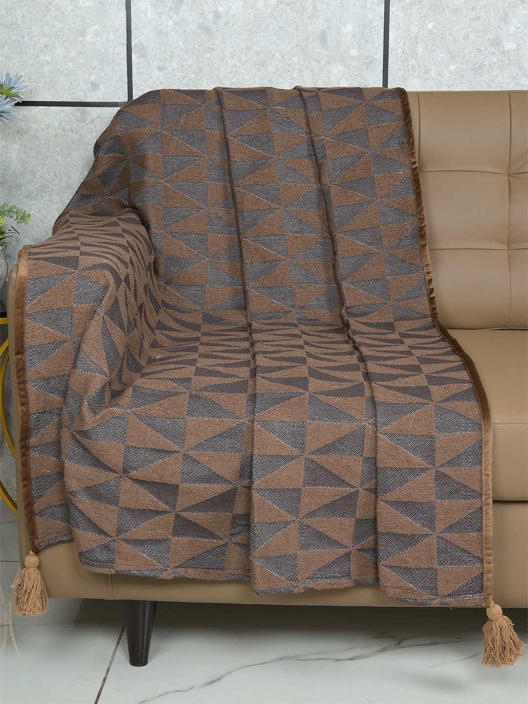 Saral Home Brown & Grey Geometric Printed Sofa Throws