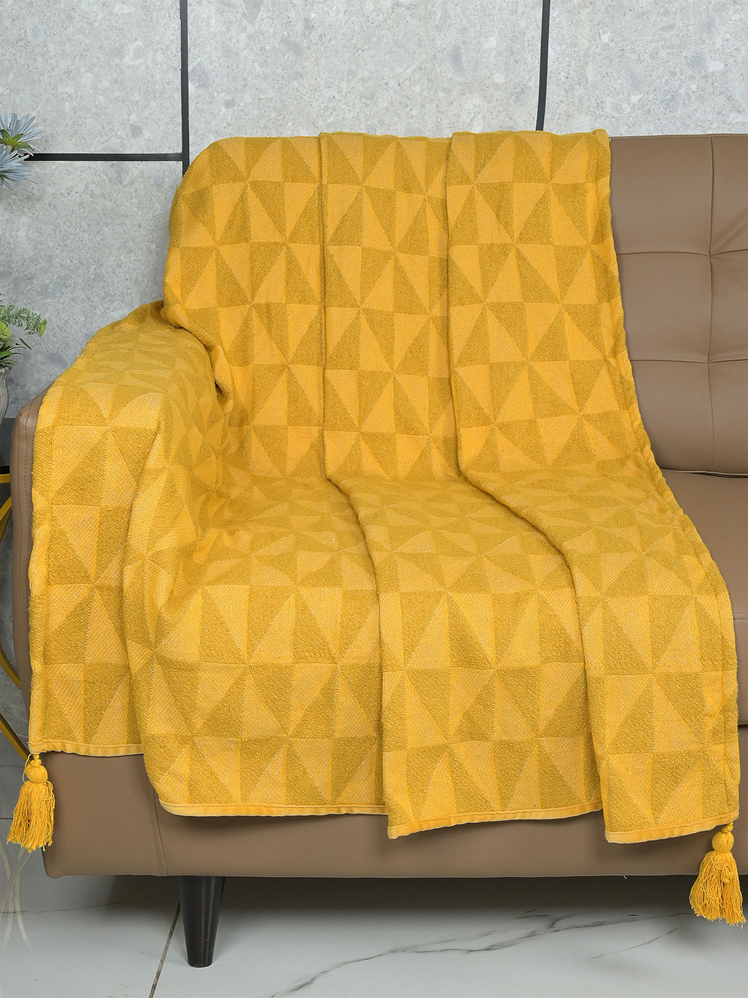 Saral Home Yellow Geometric Textured Sofa Throws