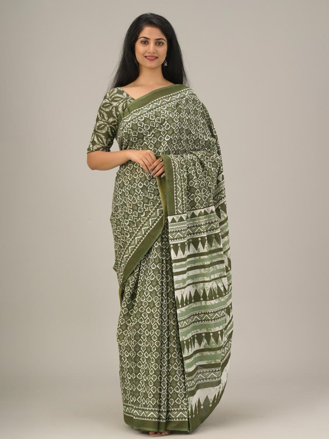 JALTHER Geometric Printed Pure Cotton Block Print Saree