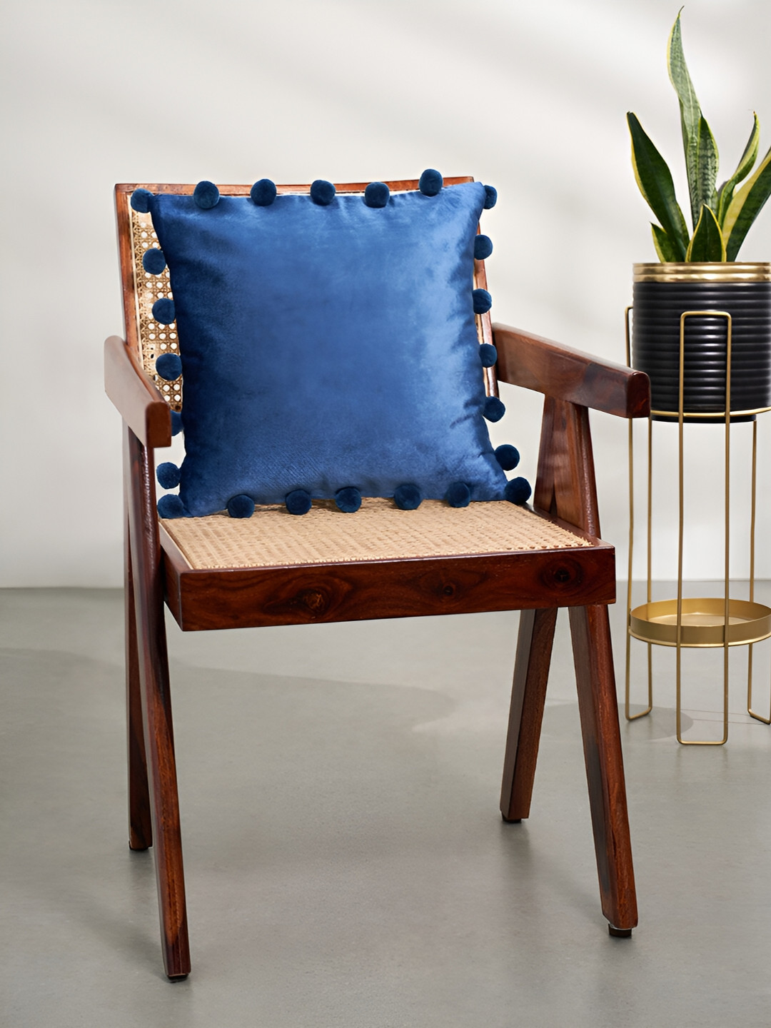 Living scapes by Pantaloons Blue & White Cotton Square Cushion Covers