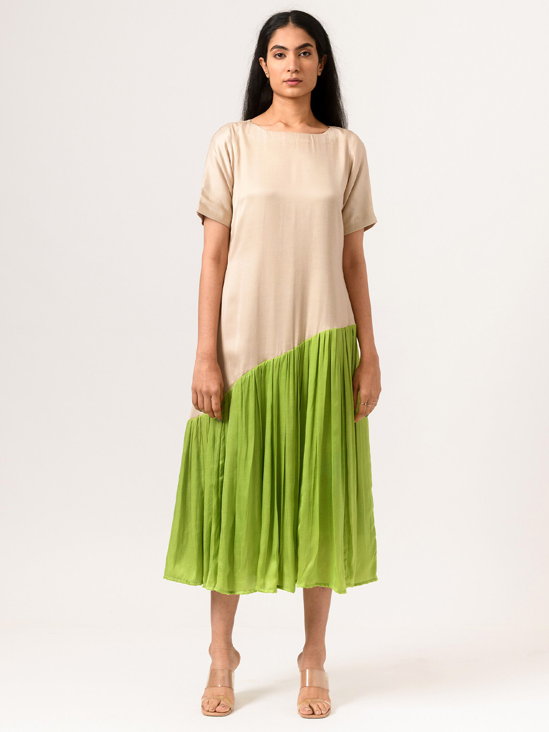 Neora Round Neck A-Line Midi Dress