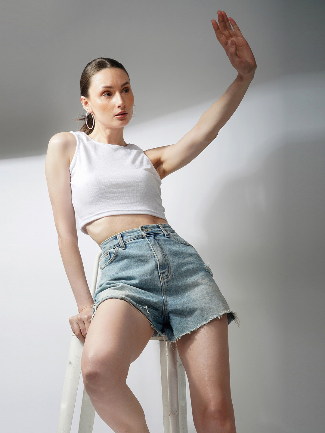 Lagashi Round Neck Crop Top
