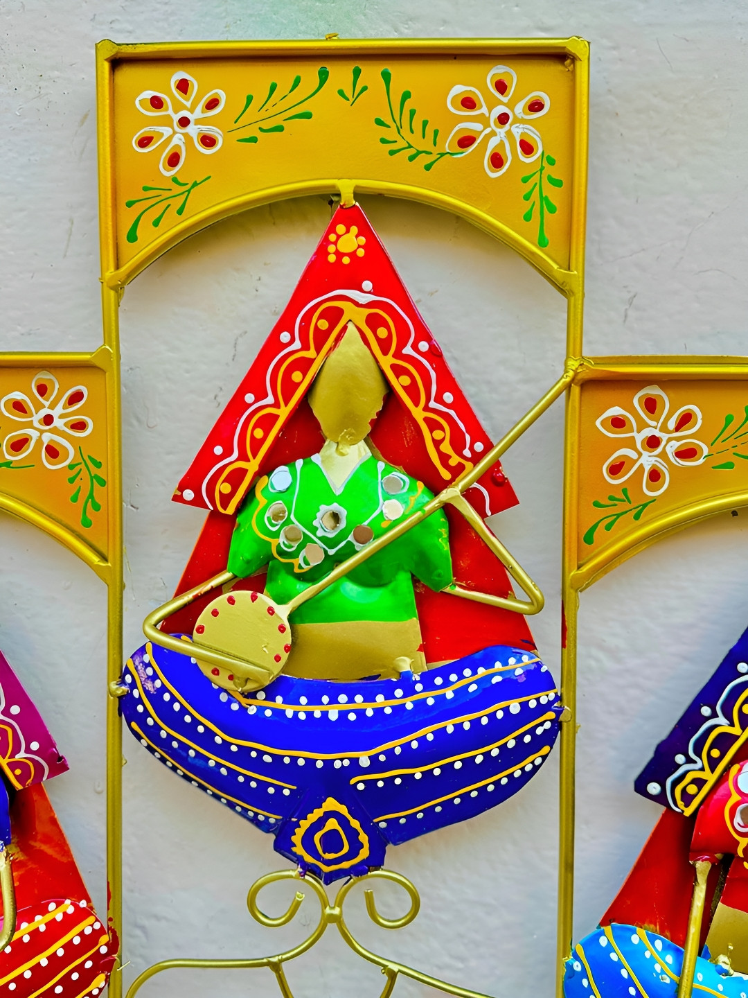 ANSHIKA INTERNATIONAL 5 Musician Doll Metal Ethnic Motifs Glossy Hall Wall Hangings-28.7In