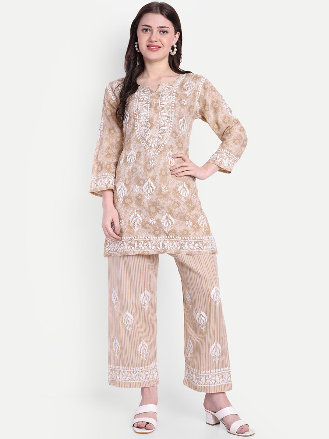 Indiankala4u Floral Printed Chikankari Tunic & Trousers