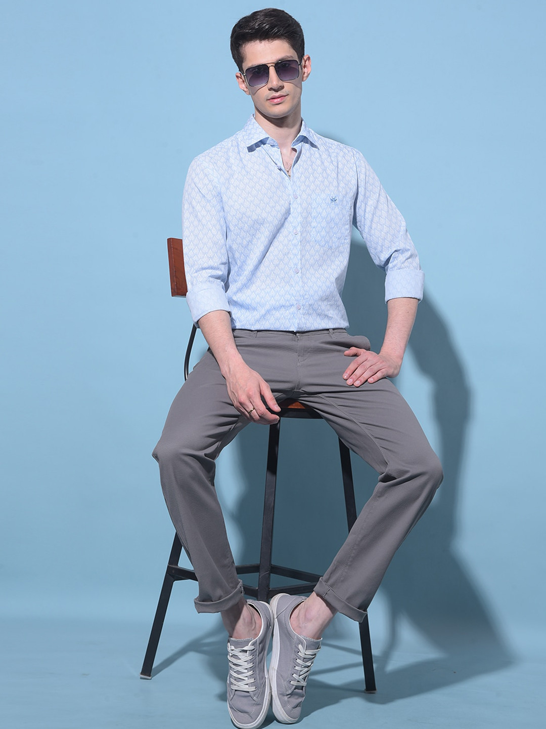 Crimsoune Club Resort Collar Geometric Printed Cotton Curved Slim Fit Casual Shirt